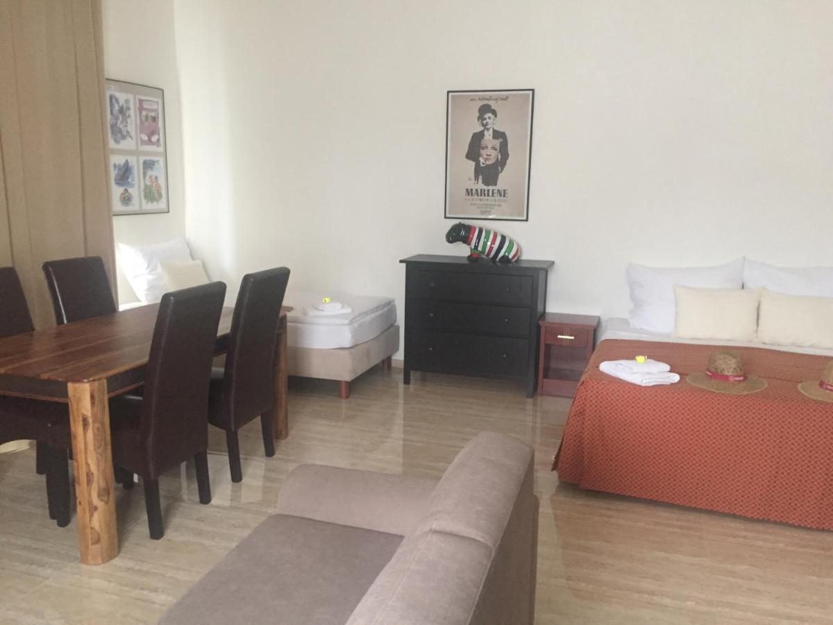 Apartman Za Radnici Valtice Zewnętrze zdjęcie