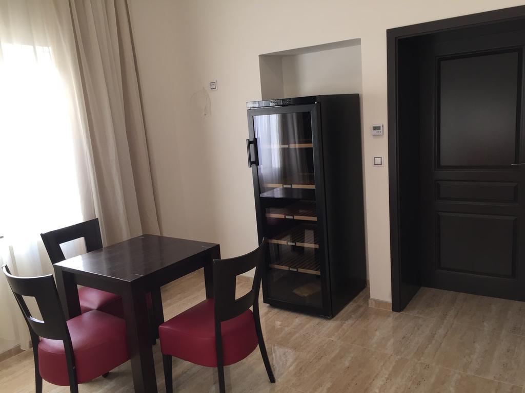 Apartman Za Radnici Valtice Zewnętrze zdjęcie